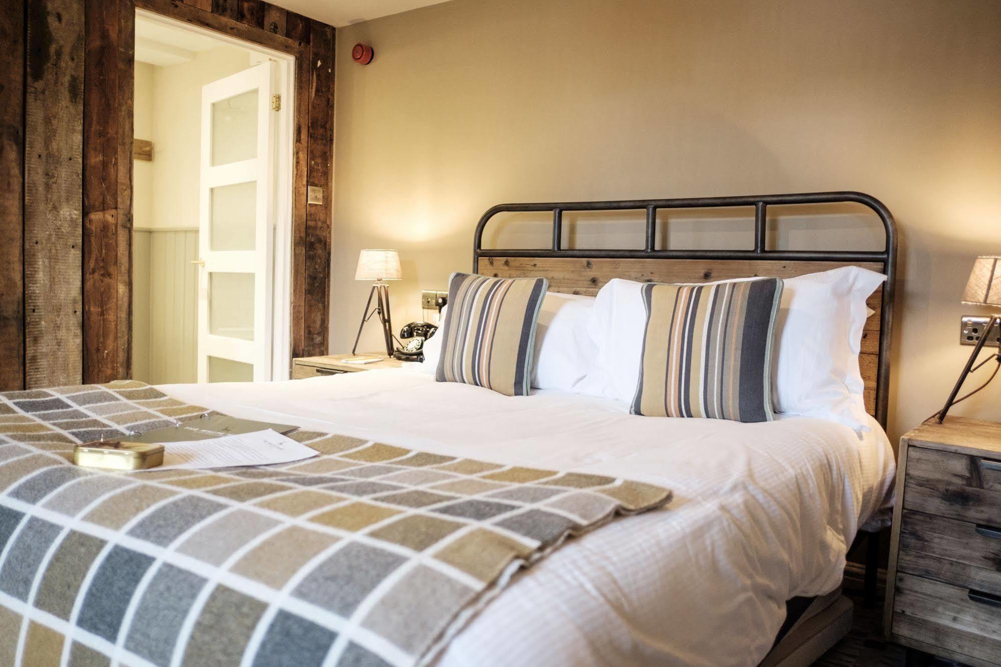 The White Hart Hotel Stockbridge  Luaran gambar