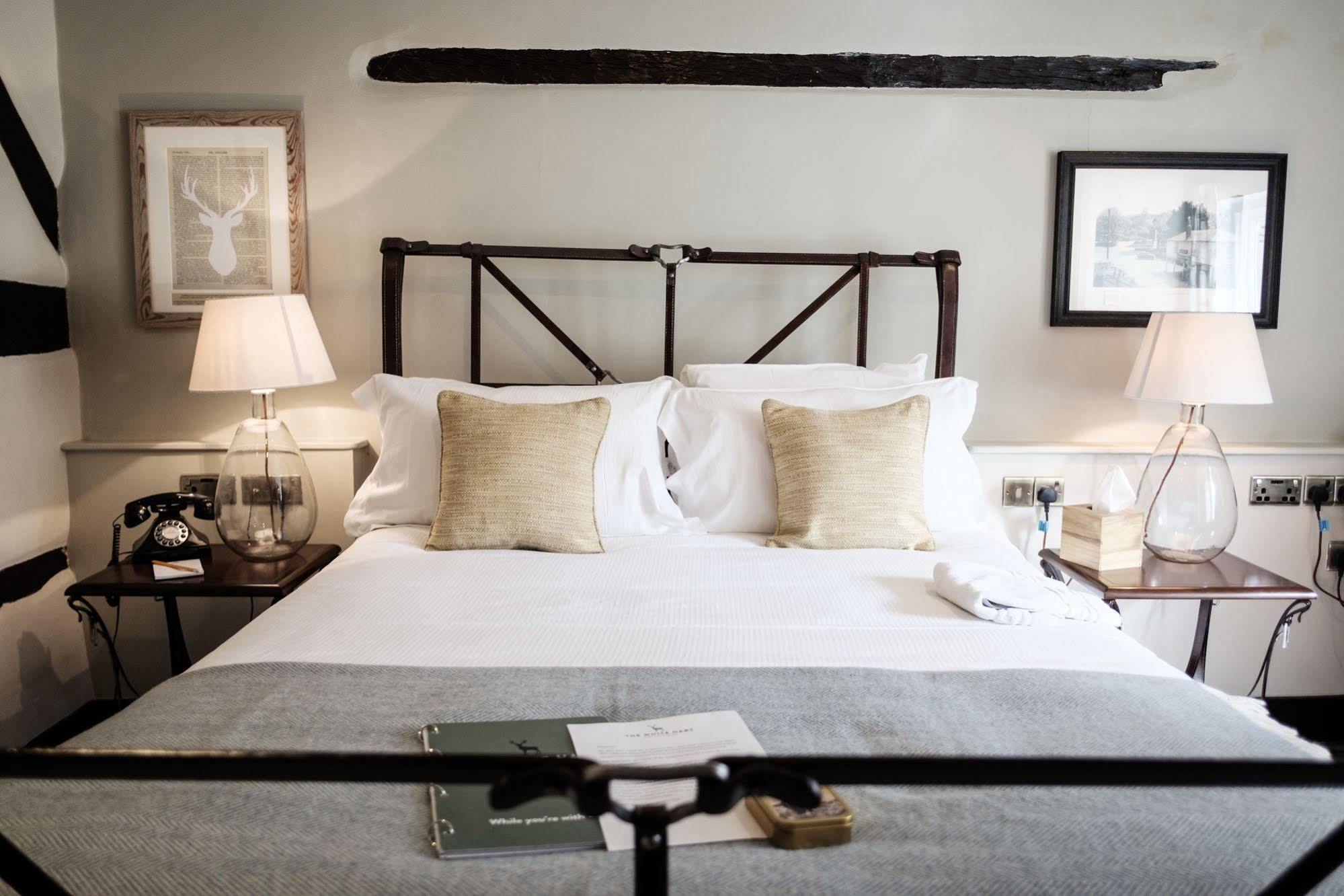 The White Hart Hotel Stockbridge  Luaran gambar